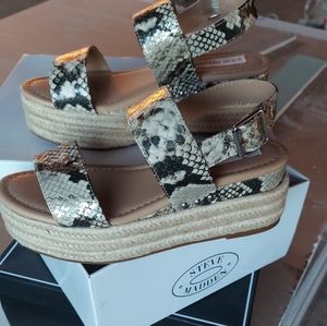 Steve Madden Size 6 Sandals